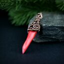 Wisiorek z koralem - ręcznie pleciony wire wrapping z miedzi