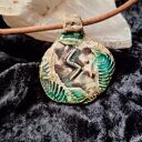 Ceramiczny wisior z runą Sowilo - amulet Słońca i zwycięstwa