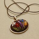 Ręcznie haftowany wisior DLA HELENY