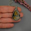 Wisiorek z labradorytem w wire wrapping ze stali chirurgicznej - prezent dla niej