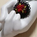 Ręcznie haftowany wisior DLA OLI