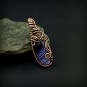 Wisiorek z fioletowym agatem w miedzianej oprawie wire wrapping
