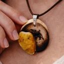 Wisiorek Bursztyn i dąb - żywioł ognia i bursztynowego światła, amber, biżuteria