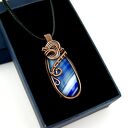 Wisiorek z niebieskim agatem w technice wire wrapping