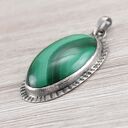 Malachit w oksydowanym srebrze wisior 1952a