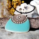 Pastelowy niebieski wisiorek boho - postarzany ceramiczny naszyjnik
