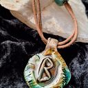 Ceramiczny wisior amulet - Runa Berkano (Wzrost i Nowe Początki) z koralikami