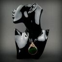 Wisiorek z dużym zielonym agatem w technice wire wrapping