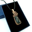 Wisiorek z turmalinem - wire wrapping z miedzi