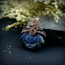 Lotosowy wisiorek z labradorytem - wire wrapping z miedzi