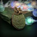 Wisiorek z kwarcem tytanowym - miedziany wire wrapping z hematytami