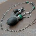 Czarny bursztyn XXL z malachitem