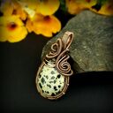 Jaspis dalmatyński - miedziany wisiorek wire wrapping (oksydowany)