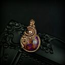 Wisiorek z fioletowym agatem w technice wire wrapping