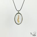 Szklany medalion elipsa z kwiatostanem nostrzyka - wisiorek Tiffany handmade