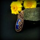 Wisiorek z niebieskim agatem w technice wire wrapping - miedziana oprawa (oksydowana)