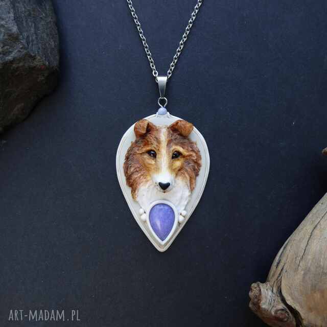 Zawieszka z psem owczarek szkocki i jadeitem