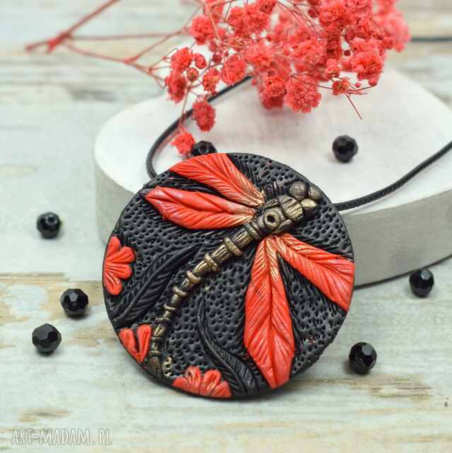 Wisiorek ważka - czerwony