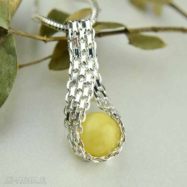Elegancki wisiorek z bursztynem na grubym łańcuszku SREBRO