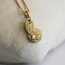 wisiorki: Sowa płomykówka na łańcuszku ze złoconego srebra - biżuteria delikatny wisiorek