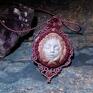 różowe wisiorki biżuteria z kamieniami rusałka polna artystyczna kompozycja porcelany i kamieni naszyjnik regulowany