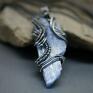 Surowy kianit wisiorek "Thalion" - długi łańcuszek srebrny kyanit