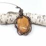 wisiorek z fossilem fossil m117 wire wrapping