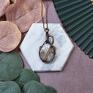 szare miedziany z agatem z botswany wisiorek wire wrapping kamieniem