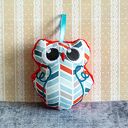Mini sówka Oluś 10 cm - haftowana maskotka do zawieszenia