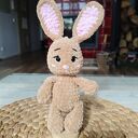 Szydełkowy króliczek w domku-marchewce