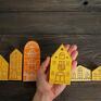 Komplet 6 szt - drewniane domki ręcznie malowane pomarańczowo - żółte zabawki