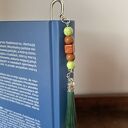 Metalowa zakładka do książki z chwostem i koralikami w pudełku