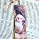 Drewniana zakładka do książki - Słodka myszka z pączkami