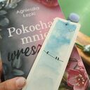 Ręcznie malowana zakładka do książki „Fly High” - akwarela ptaki i błękitne niebo