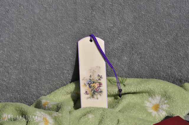 Zakładka do książki - zdobiona metodą decoupage