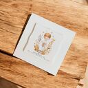 Handmade zaproszenie na I Komunię Świętą dla chłopca - białe z grafiką w złotych liściach