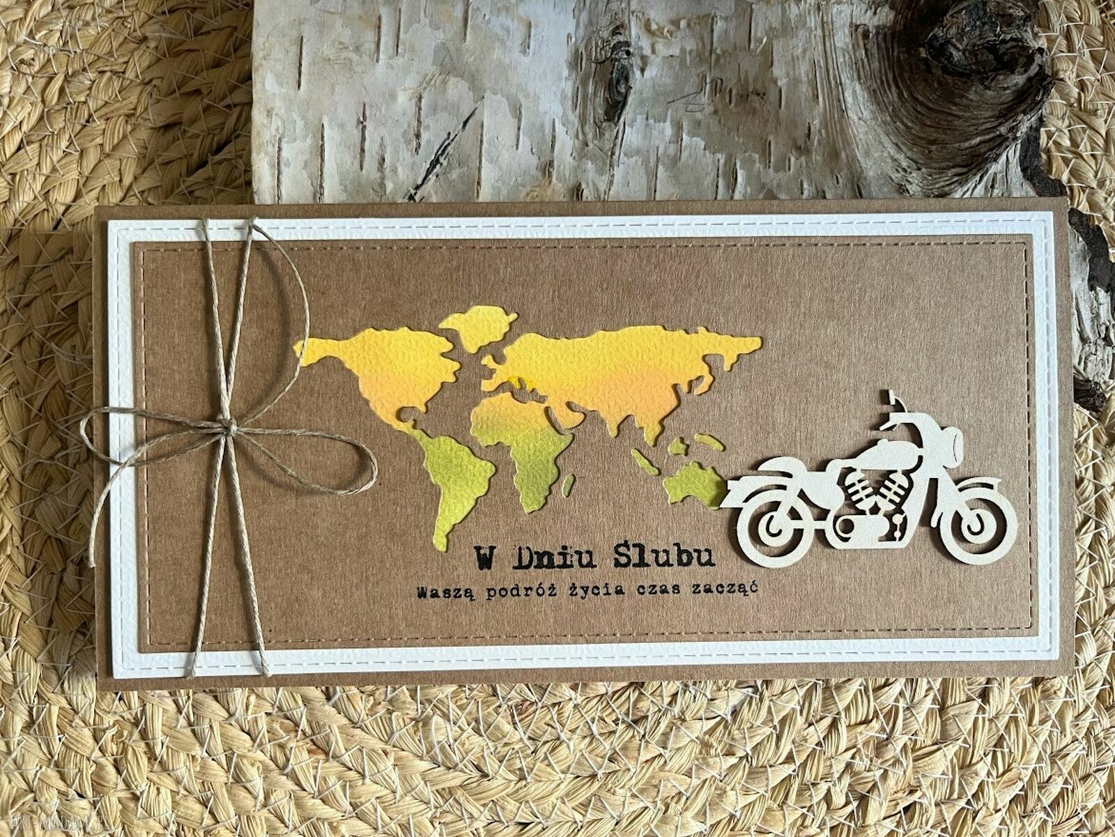 Ręcznie robiona kartka ślubna z mapą i motorem w stylu eco z papieru kraft