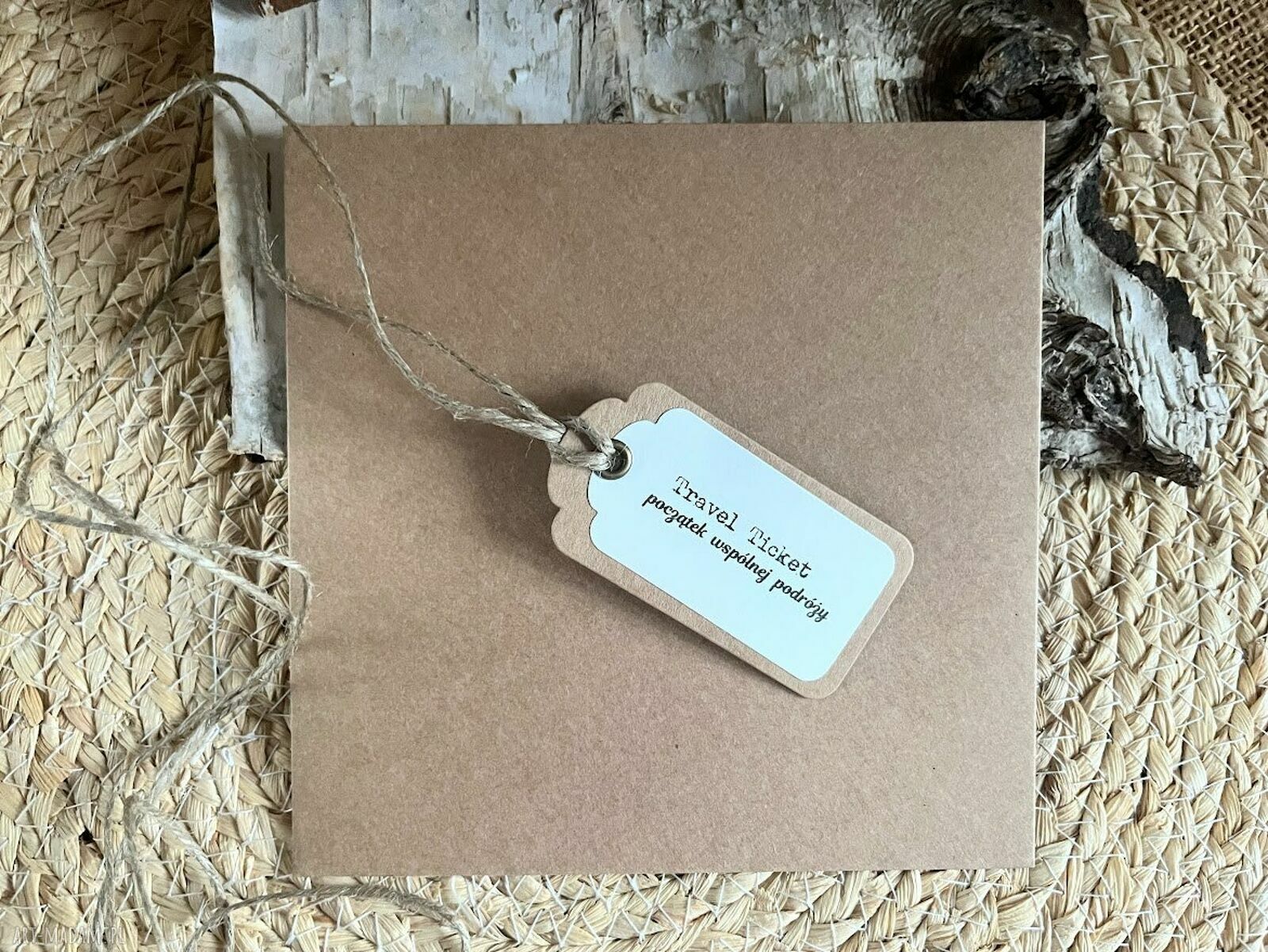 Kartka ślubna handmade z samolotem - kraftowa koperta i tag-bilet