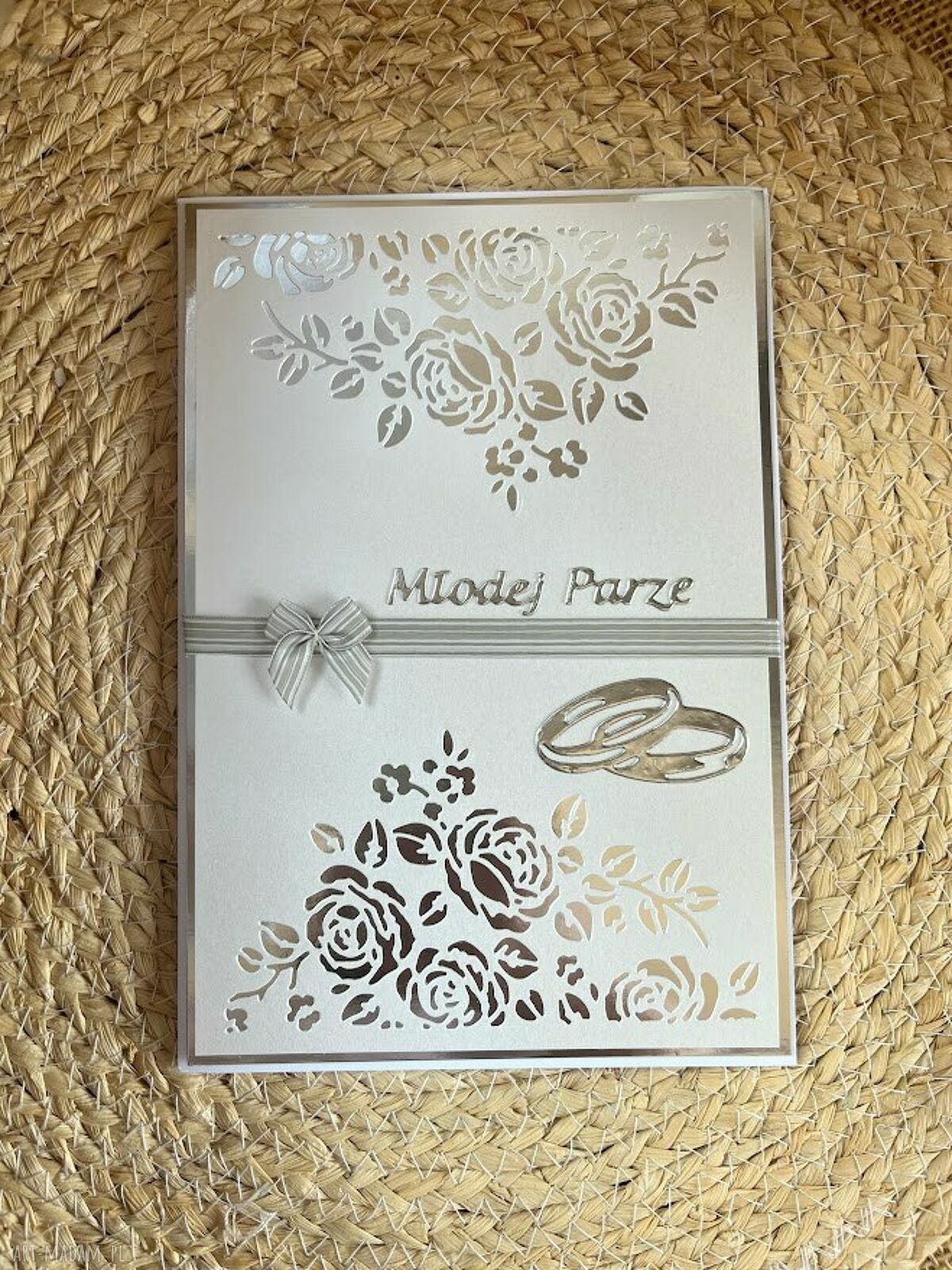 Kartka ślubna w bieli z elementem srebra - rękodzieło scrapbooking z kieszonką