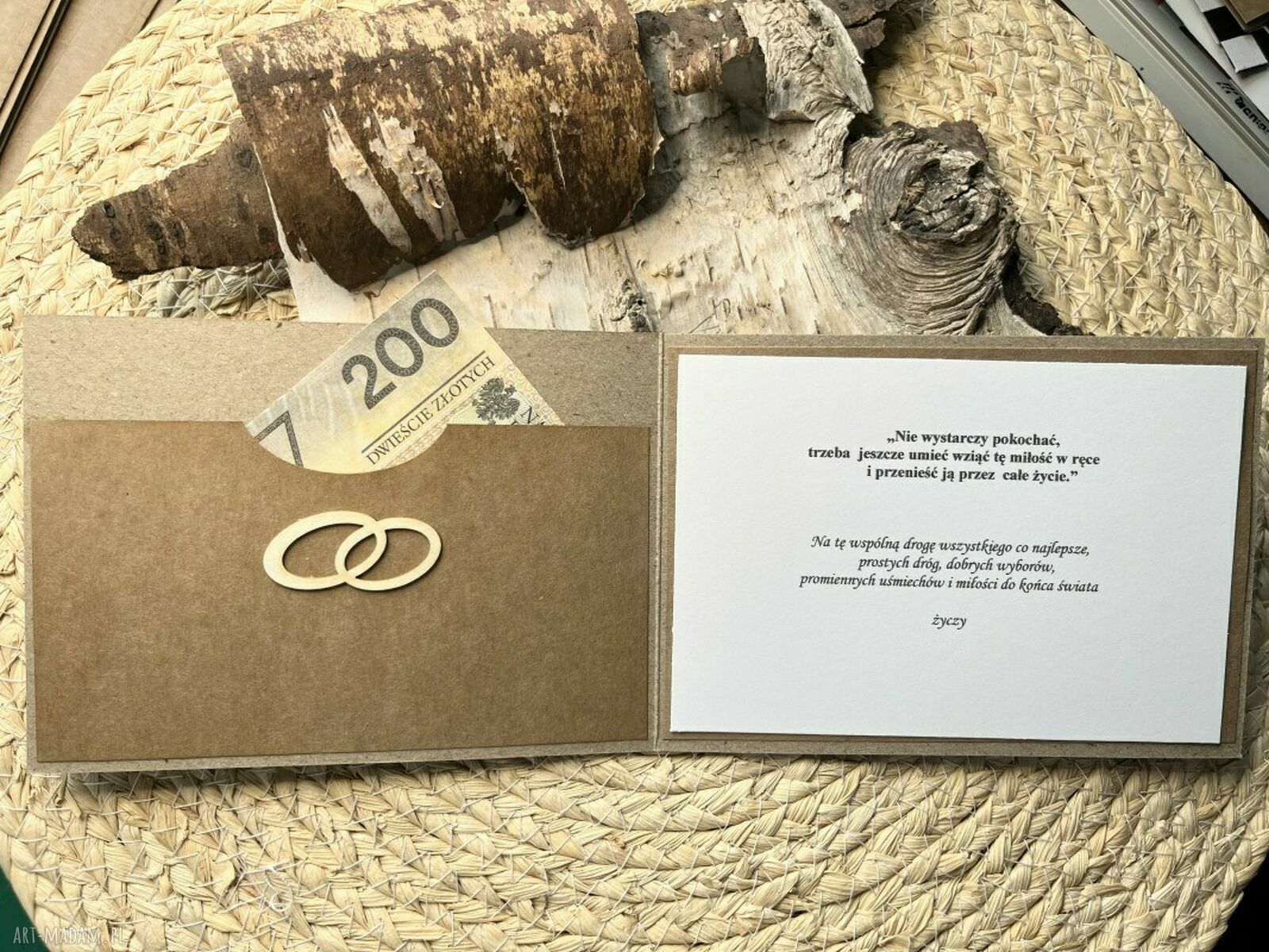 Ręcznie robiona kartka ślubna z mapą i samolotem w stylu eco (kraft) - dla podróżujących