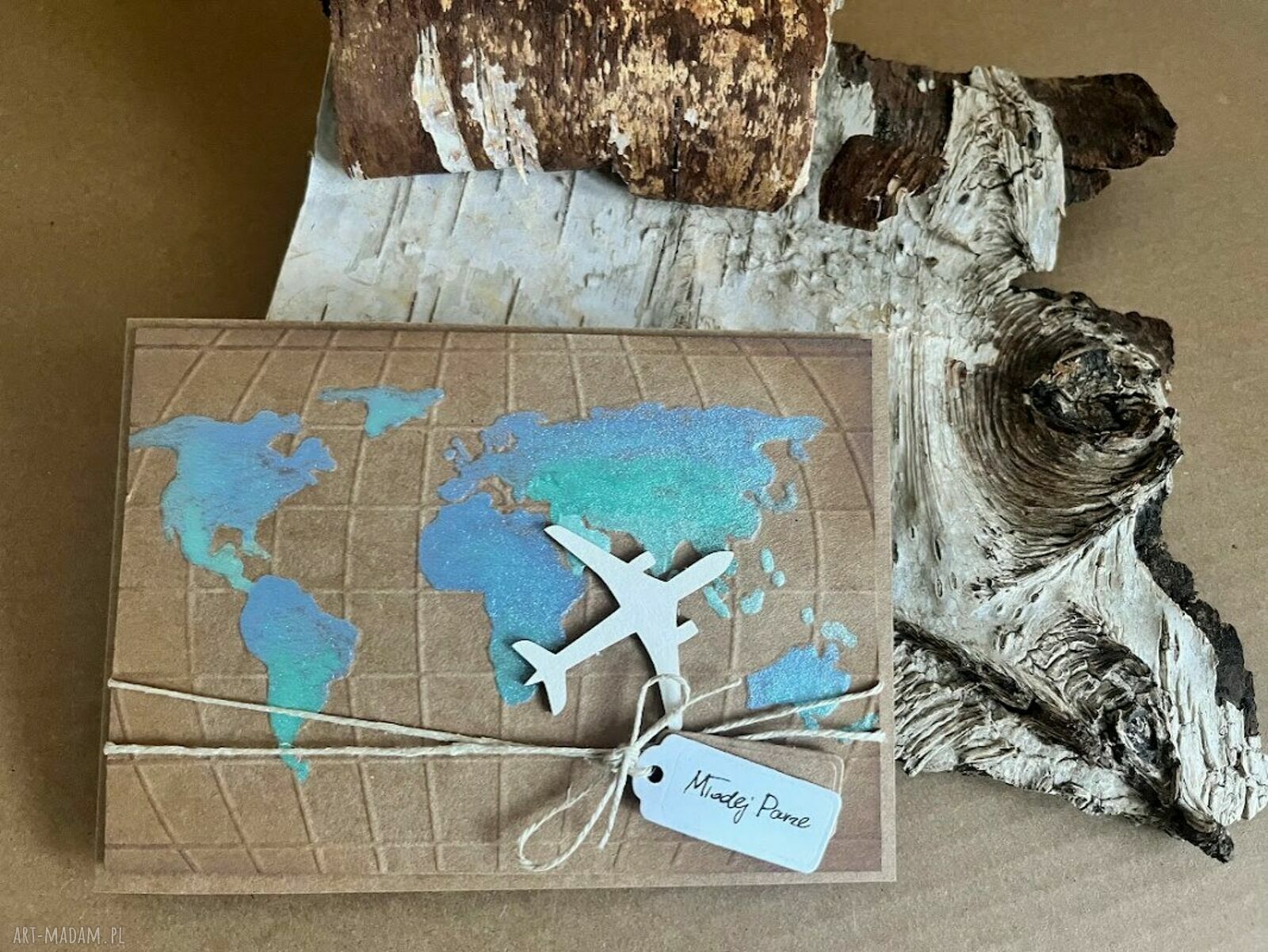 Kartka ślubna eco kraft 14 x 14 cm - szczęśliwa podróż z samolotem i tagiem-biletem