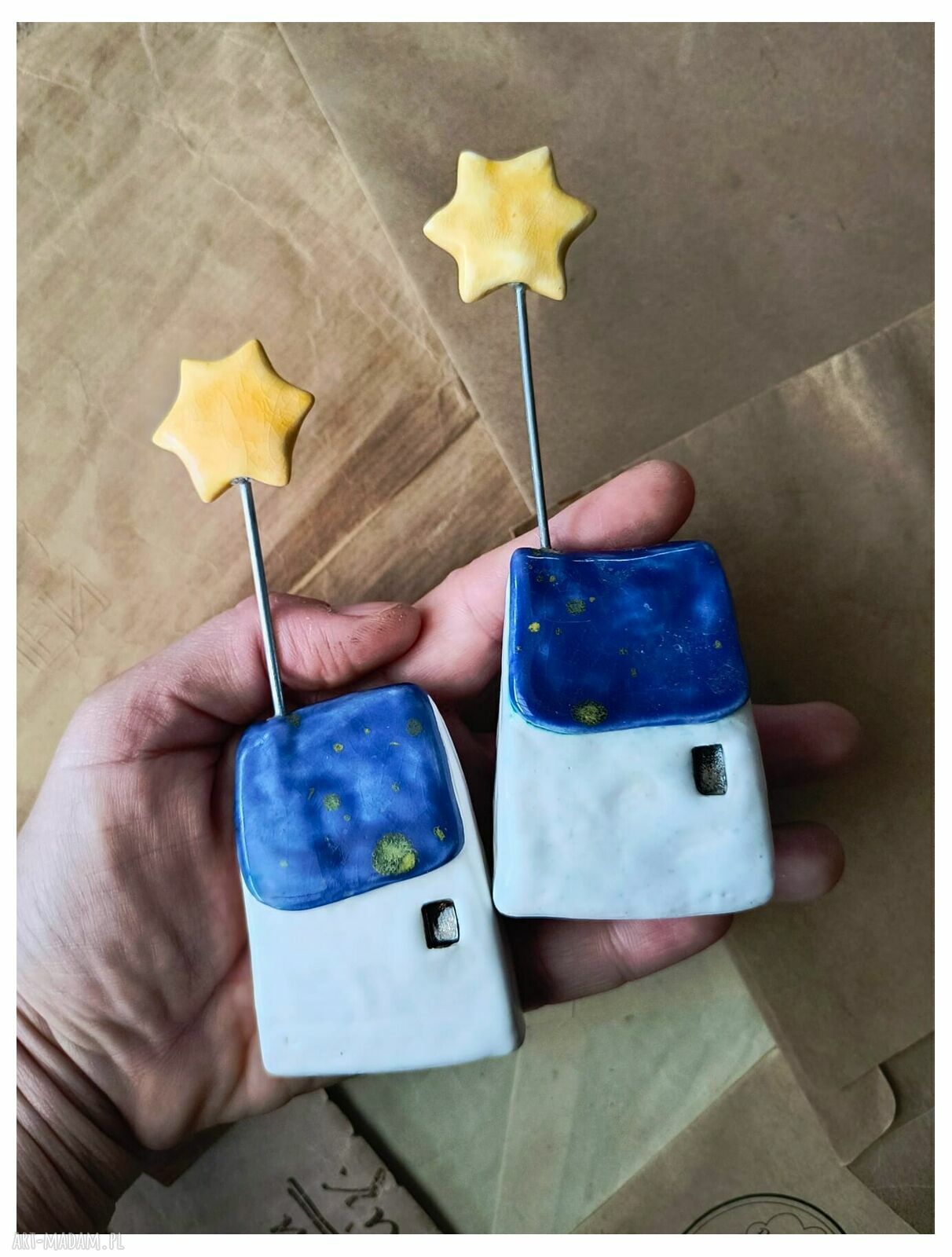 2 domki z gwiazdką - ceramiczna dekoracja z wiejskiej zagrody