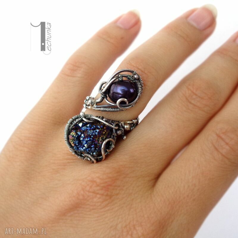 Srebrny pierścionek 2 Nyks z perłą i kwarcem tytanowym - ręczne wire wrapping