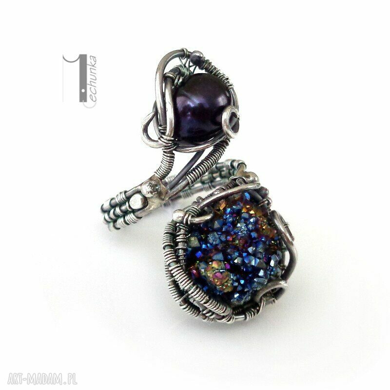 Srebrny pierścionek 2 Nyks z perłą i kwarcem tytanowym - ręczne wire wrapping