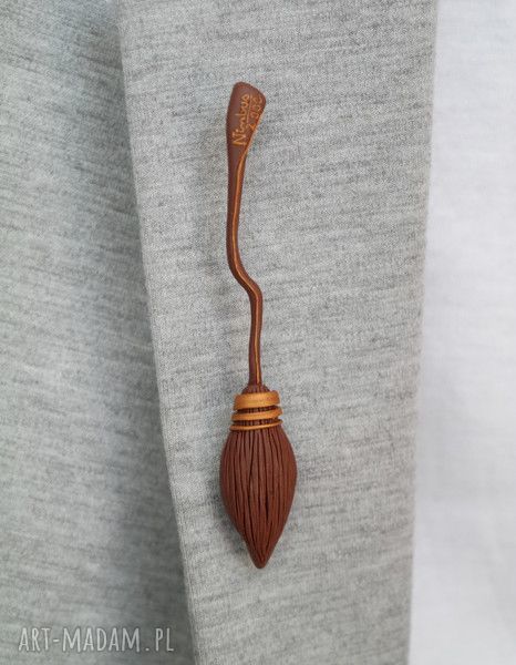 Nimbus 2000 - broszka Harry Potter (miotła) - handmade