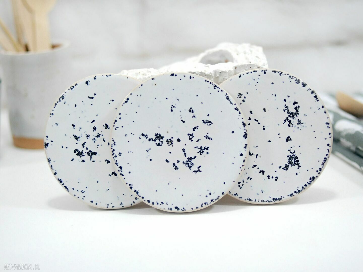 3 ceramiczne podkładki pod kubek - lastryko (Ø 9 cm), białe, ręcznie szkliwione
