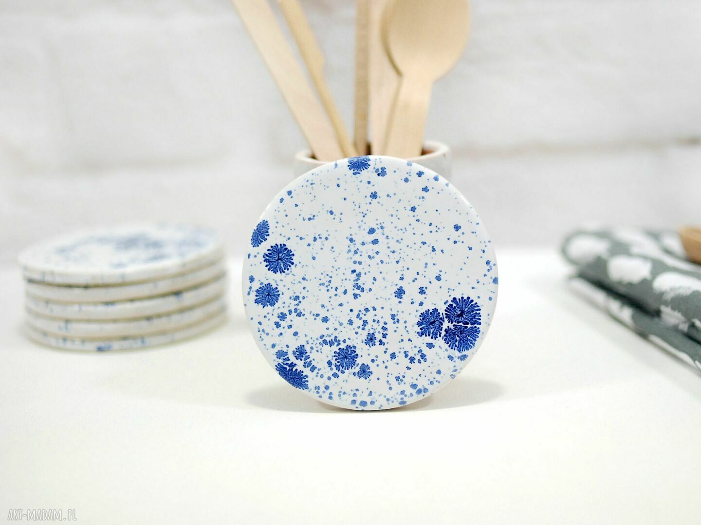 3 ceramiczne podkładki pod kubek „lód” w białej odsłonie - zestaw 3 szt.