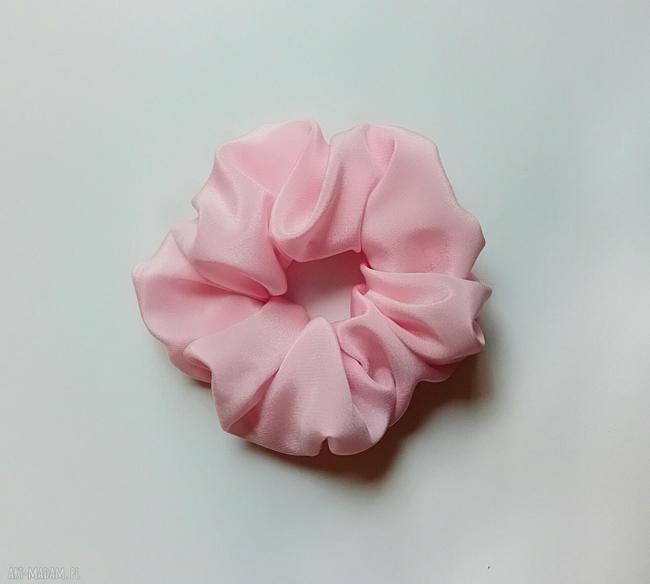 Jedwabny zestaw 3 scrunchie Love - kolorowe frotki dla delikatnych włosów