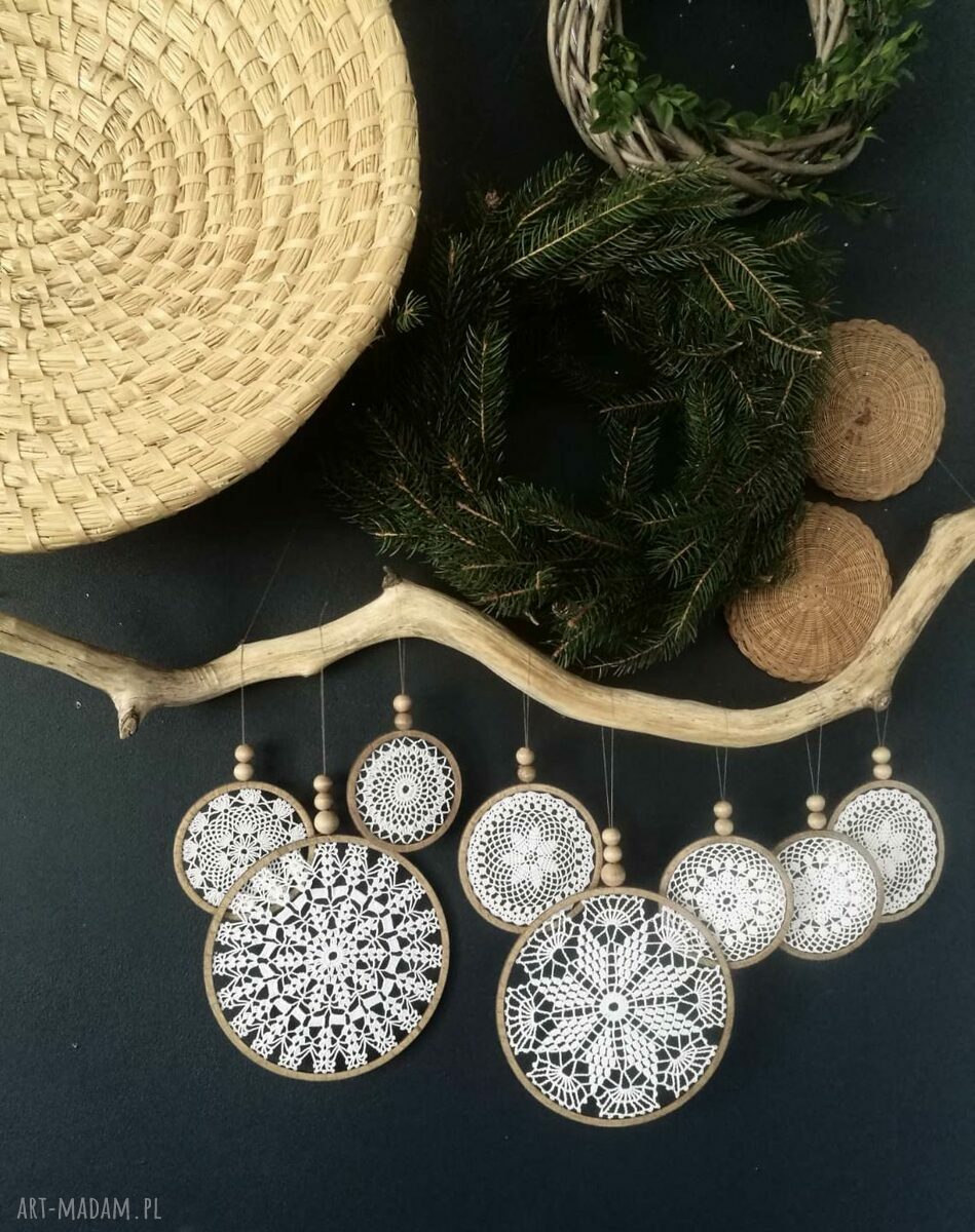 Zestaw 8 mini łapaczy snów w stylu boho - białe dekoracje ścienne