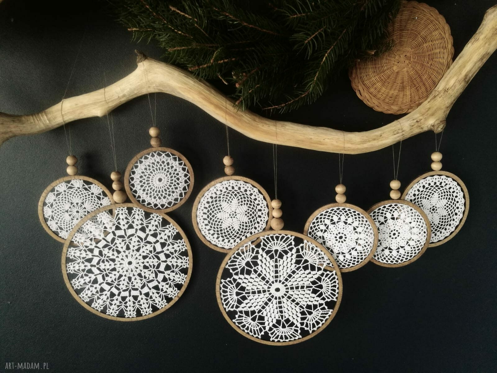 Zestaw 8 mini łapaczy snów w stylu boho - białe dekoracje ścienne